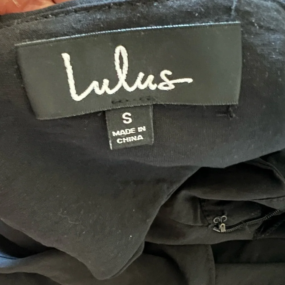 Lulu’s Black Ruffled Romper - Picture 4 of 4